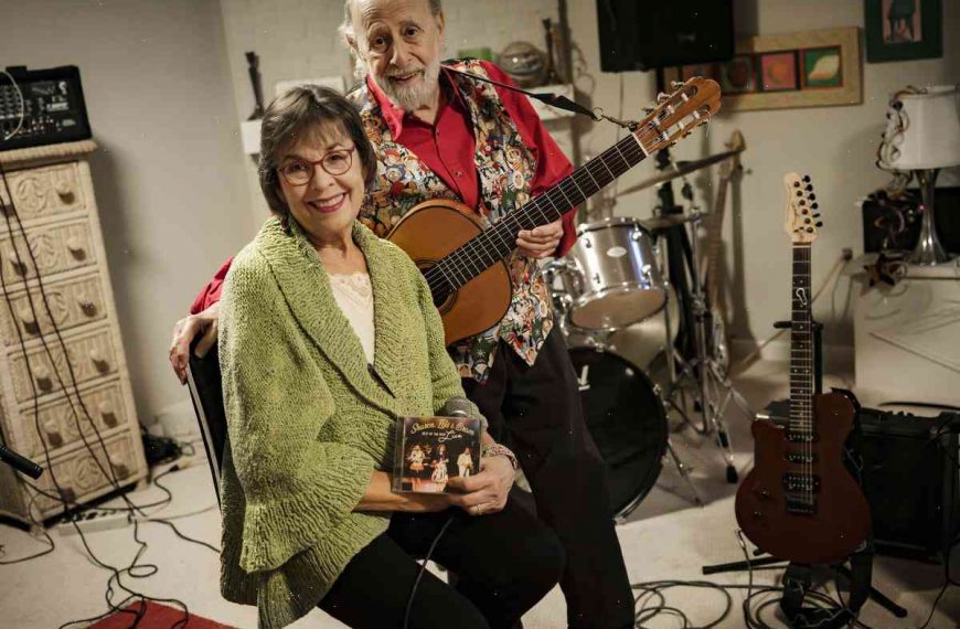 Partridge singer Sharon and Bram call NYC home